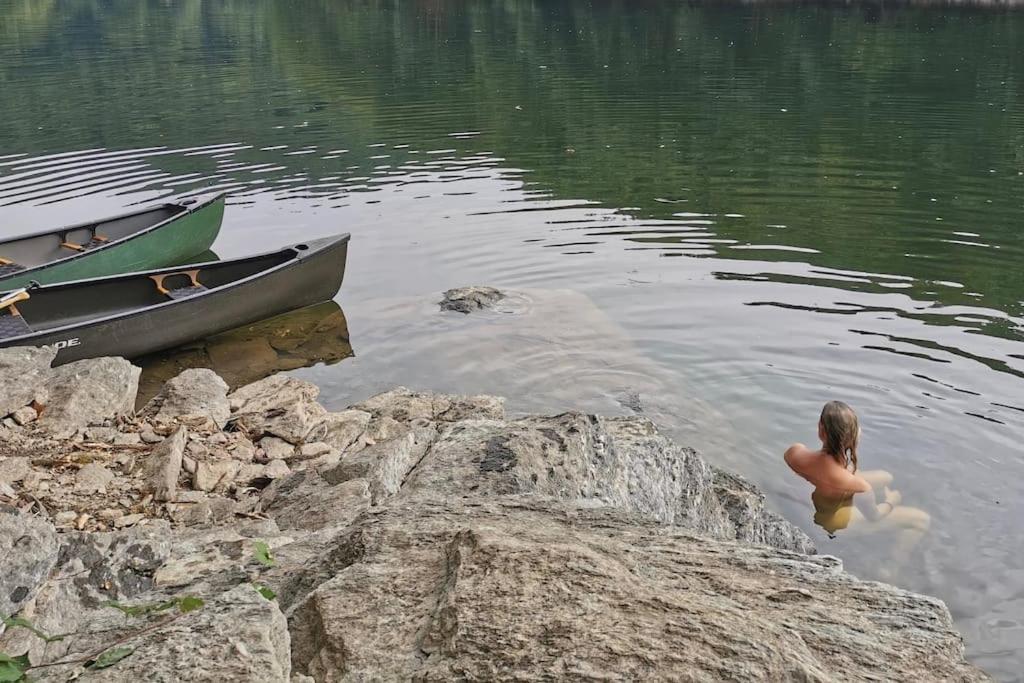 Lake House I // Alauzet Ecolodge + Nature Spa Castelnau-de-Mandailles Екстериор снимка